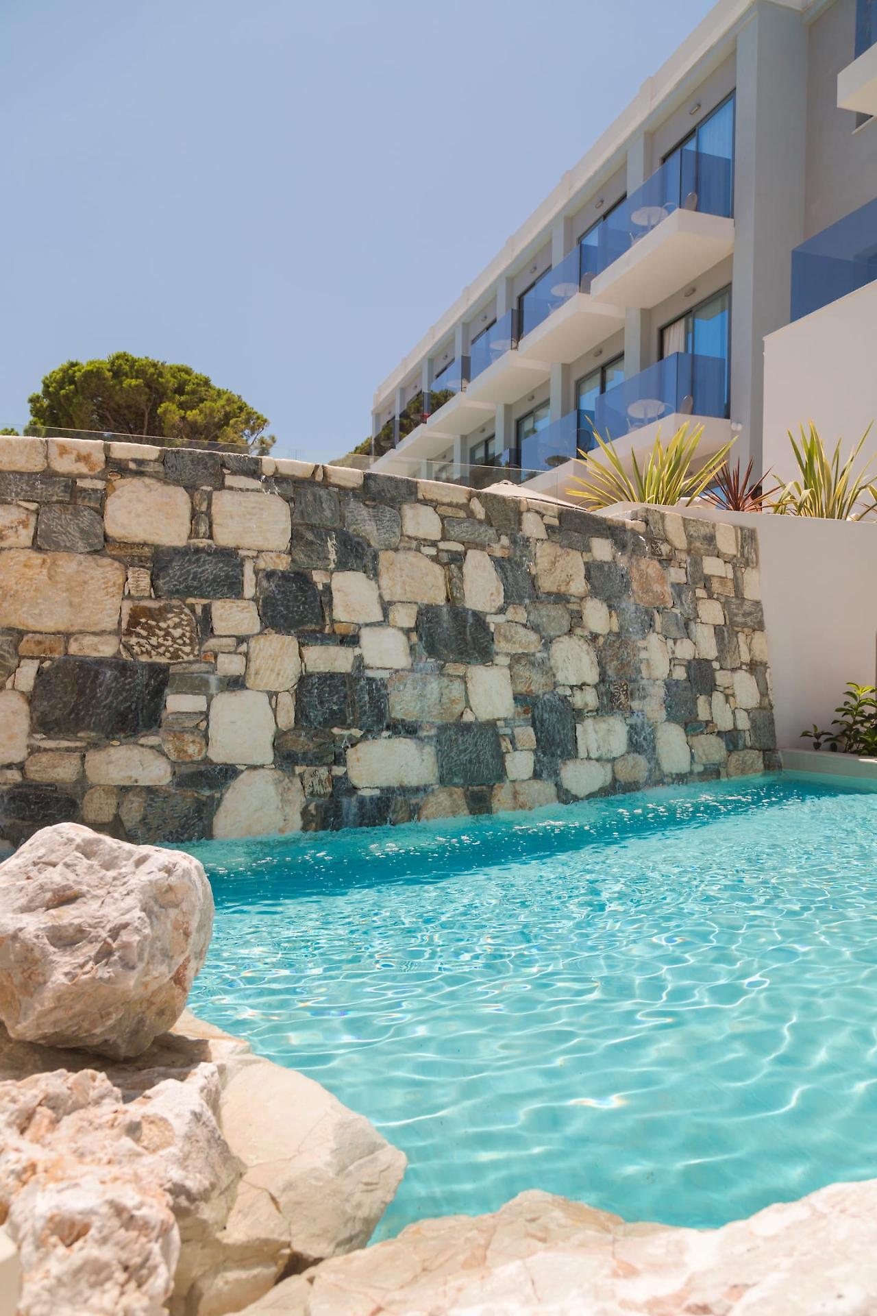 Samian Mare Hotel, & Отель Карловаси