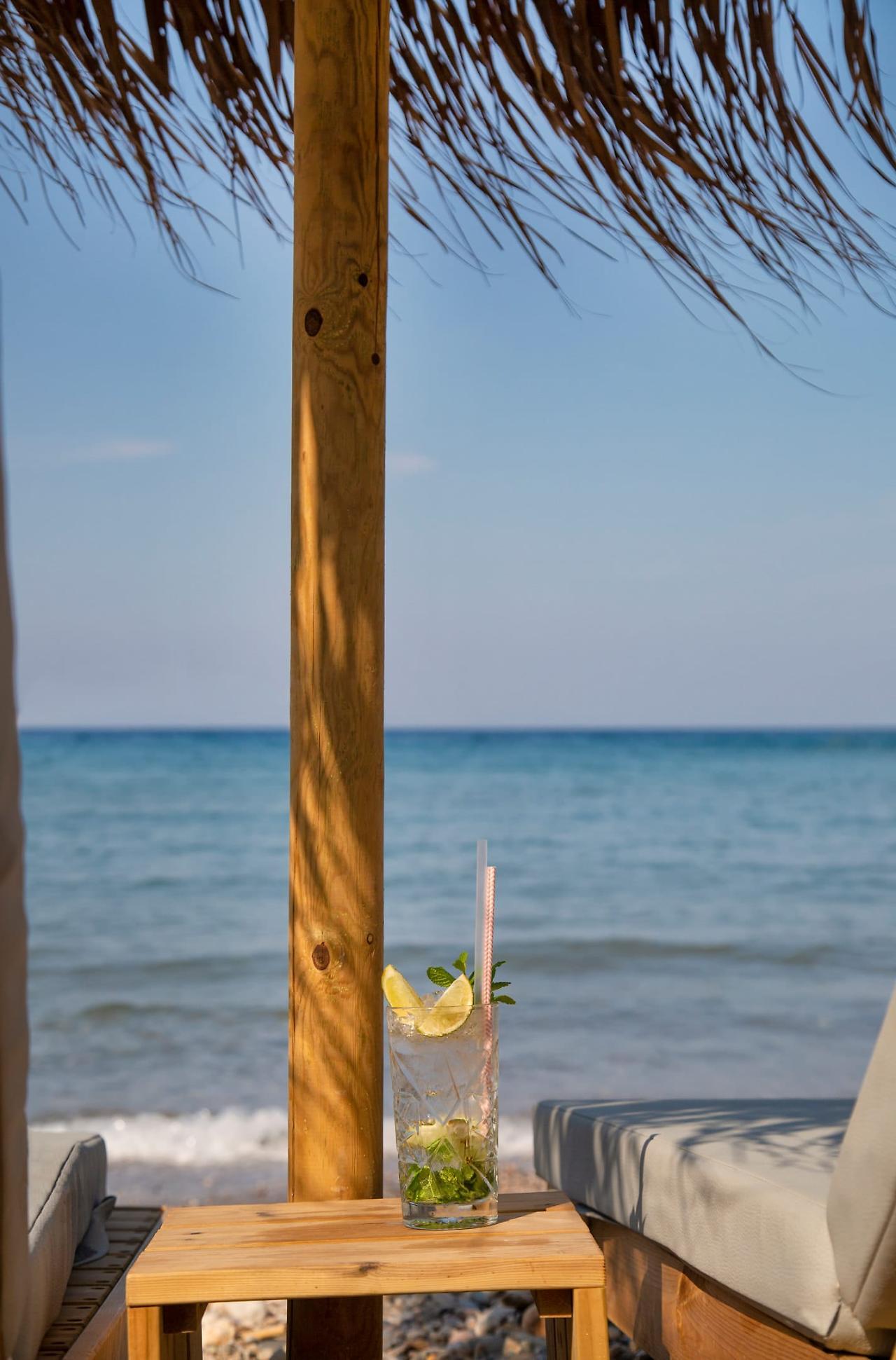 Samian Mare Hotel, & Карловаси