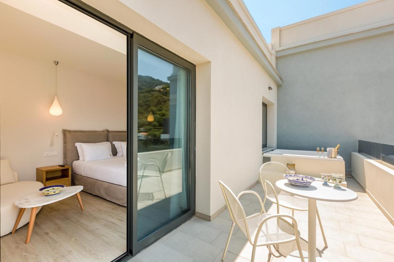Отель Samian Mare Hotel, & 4*