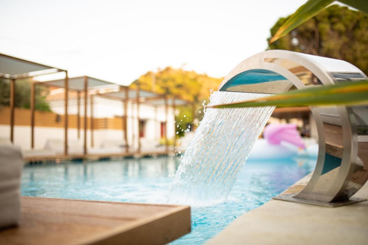 Samian Mare Hotel, & Отель Карловаси